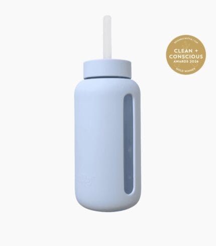 Kaally Glass Smoothie Bottle in Sky Blue with the Clean + Conscious Awards 2026 Gold Winner rosette, Best Reusable Bottle / Cup
